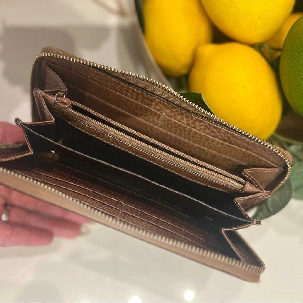 Gucci Tan Leather Embossed Wallet - Picture 7 of 8